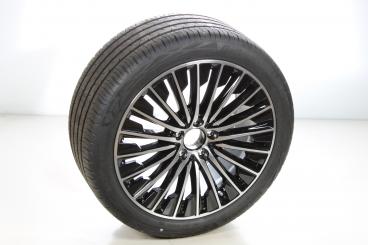 Komplettrad Alu GOODY|UltraGripPerformance AMG Vielspeichen 