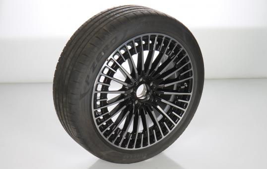 Komplettrad Alu PIR/PZeroElect AMG Vielspeichen-Rad 